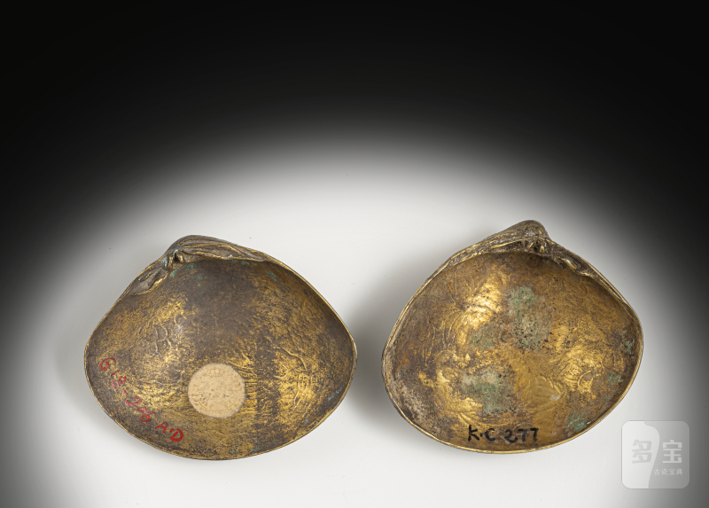 A finely carved mussel-shaped bronze box - 图3